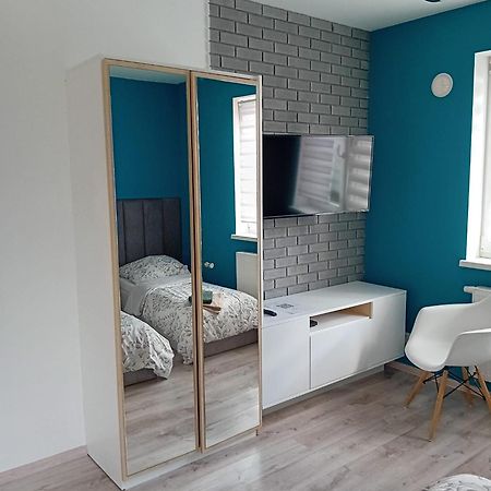 Apartament Z Lozem Malzenskim - Bezplatny Parking Poznan Dış mekan fotoğraf