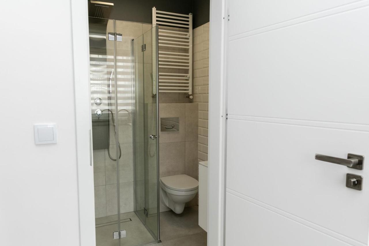 Apartament Z Lozem Malzenskim - Bezplatny Parking Poznan Dış mekan fotoğraf